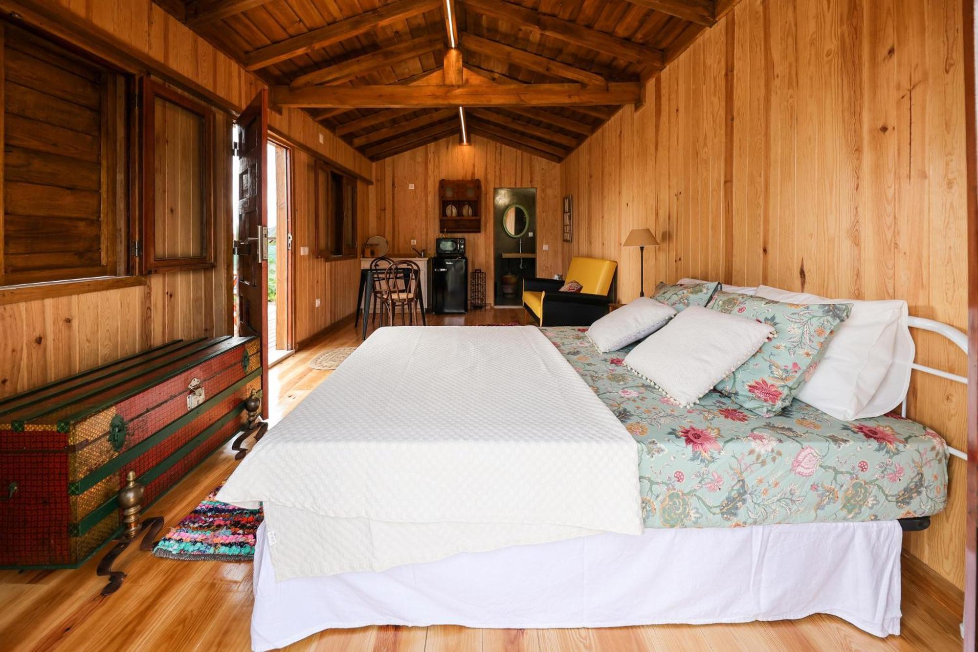Renovated Wine Press House - With Pool Villa Porto de Mos  Room photo